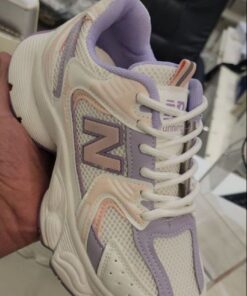 Pretty New Balance Shoes, Trendy New Balance Shoes For Women, Pretty New Balance, New Balance Chunky Shoes, New Balance Retro Women