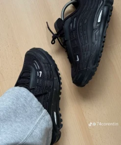 Best Shoes For Winter, Jordan 7 Black, Black Sneakers Men, Nice Shoes For Men, Black Shoes Streetwear, Men’s Black Shoes, Dope Shoes