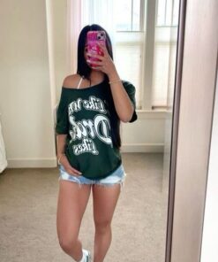 Six Flags Date Outfit, Summer Looks Casual, Sixflags Outfit Summer, Simple Outfit Inspo Summer, Shorts And Big Shirt Outfit