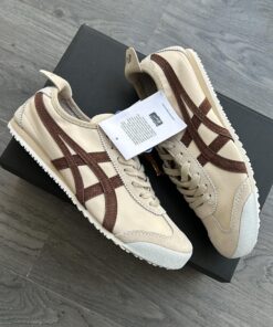 Onitsuka Tiger White Brown, Beige Brown Sneakers, Beige Onitsuka Tiger, Onitsuka Tiger Shoes Women, Shoes Trendy, 2026 Shoes