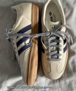 Dr Shoes, Shoe Wishlist, Adidas Schuhe, Nike Schuhe, Aesthetic Shoes, Girly Shoes, Shoe Inspo, Swag Shoes, Mode Inspo