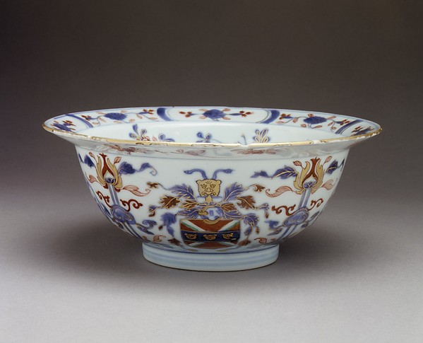 Bowl with coat of arms of the Horsmanden family