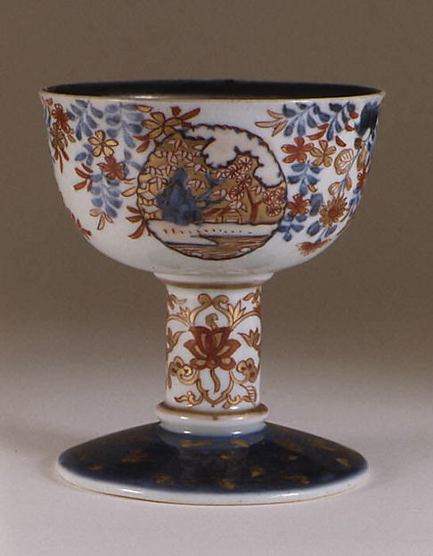 Footed cup