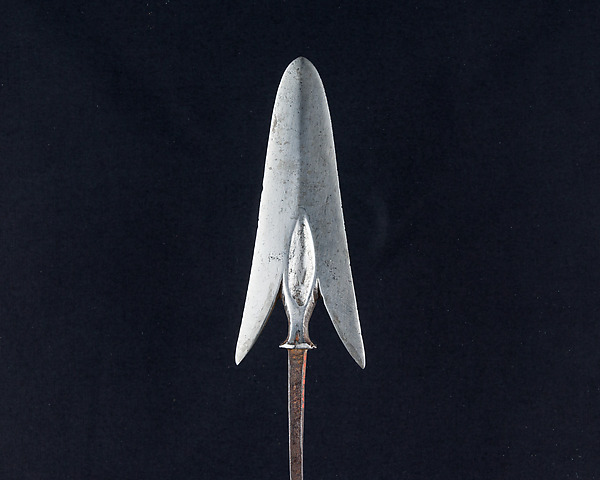 Arrowhead (<i>Yanone</i>)