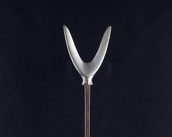 Arrowhead (<i>Yanone</i>)