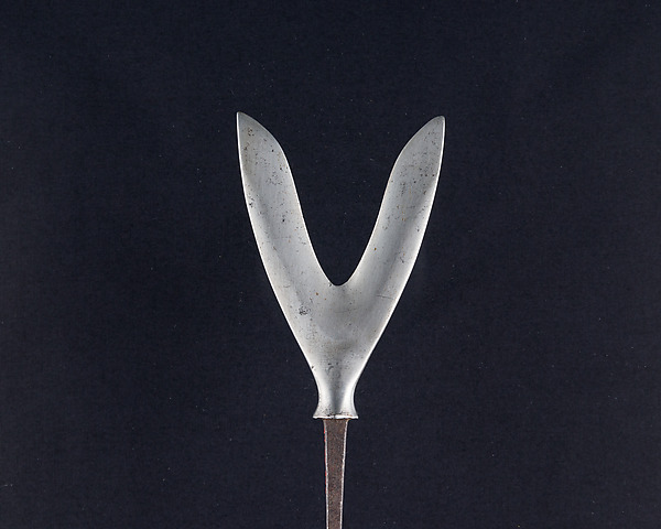 Arrowhead (<i>Yanone</i>)