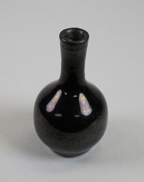 Miniature bottle