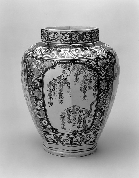 Octagonal Jar with Decoration of Flowering Cherry and Chrysanthemum
