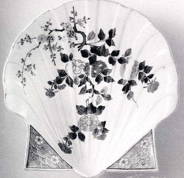 Dish in the Shape of a Shell with Floral Decoration