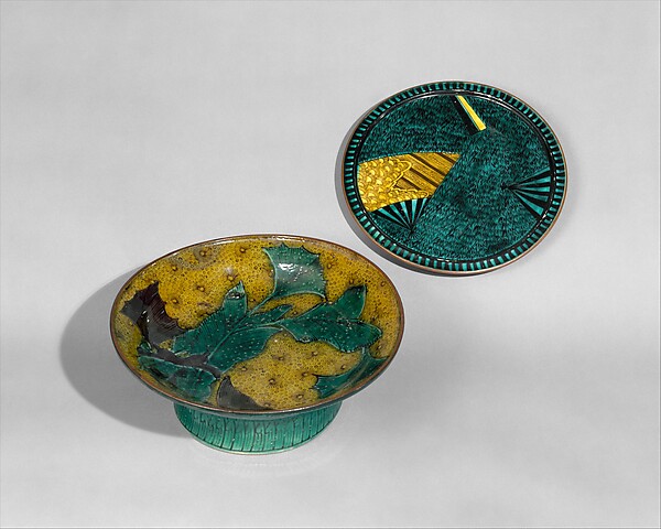 Deep Footed Plate with Decoration of Leaves