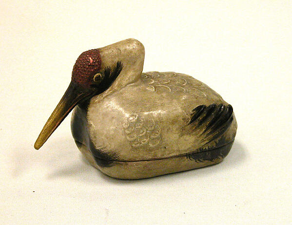 Box in the shape of young crane