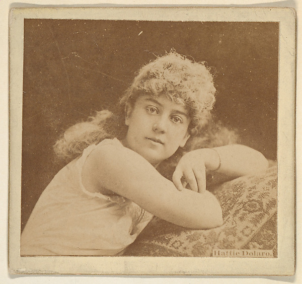Hattie Dolaro, from the Actresses series (N246), Type 2, issued by Kinney Brothers to promote Sporting Extra Cigarettes