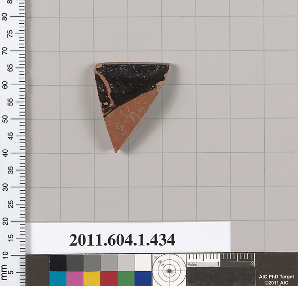 Terracotta rim fragment of a kylix (drinking cup)