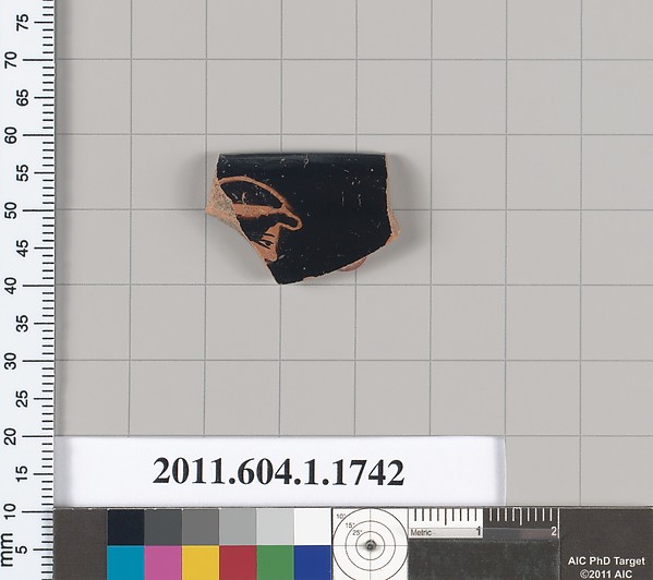 Terracotta rim fragment of a kylix (drinking cup)