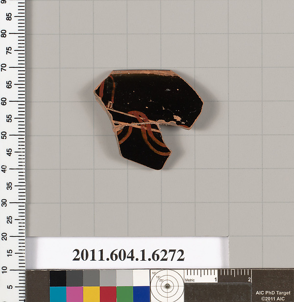 Terracotta rim fragment of a kylix (drinking cup)