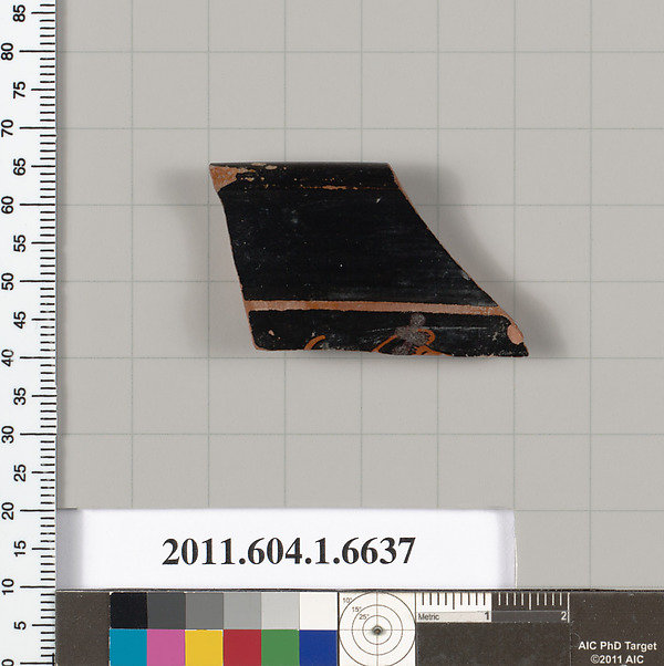 Terracotta rim fragment of a kylix (drinking cup)