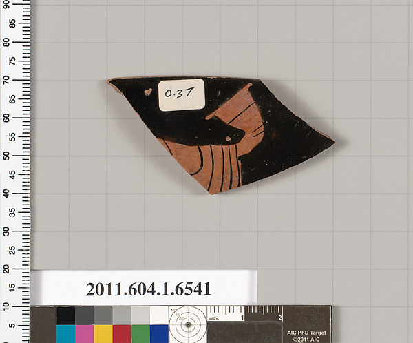 Terracotta rim fragment of a kylix (drinking cup)