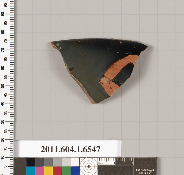 Terracotta rim fragment of a kylix (drinking cup)