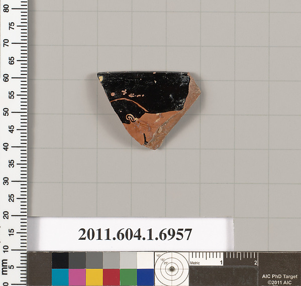 Terracotta rim fragment of a kylix (drinking cup)