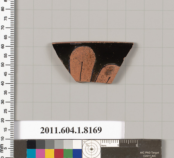 Terracotta rim fragment of a kylix (drinking cup)