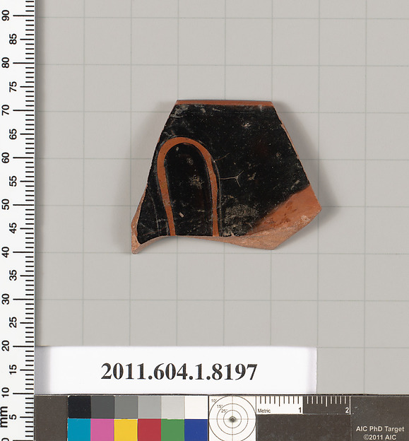 Terracotta rim fragment of a kylix (drinking cup)