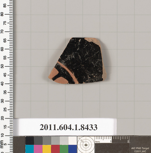 Terracotta rim fragment of a kylix (drinking cup)