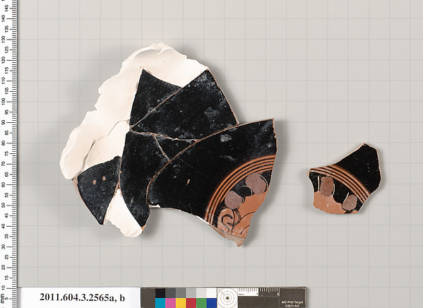 Terracotta fragments of a kylix: eye-cup (drinking cup)