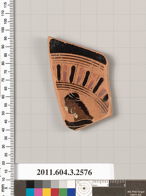 Terracotta fragment of a Little Master cup (drinking cup)