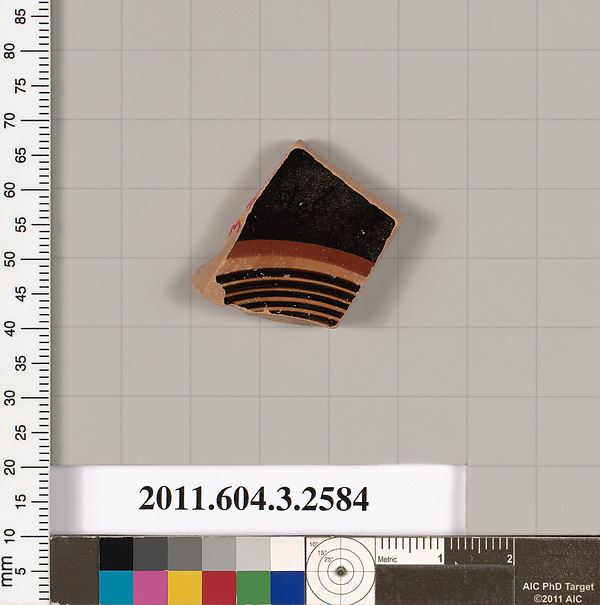 Terracotta fragment of a Little Master cup (drinking cup)