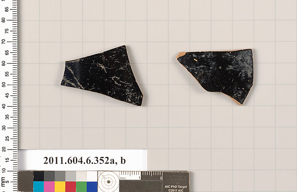 Terracotta fragments of closed shapes