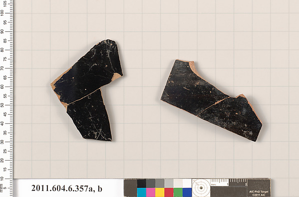 Terracotta fragments of closed shapes