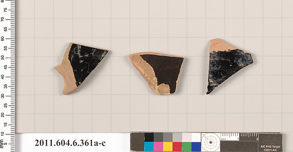 Terracotta fragments of closed shapes