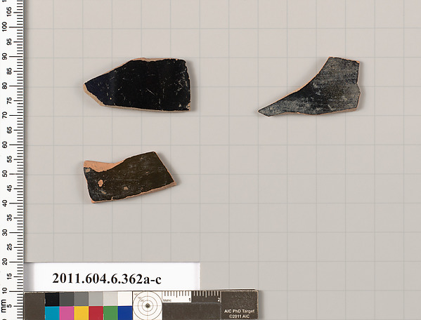 Terracotta fragments of closed shapes