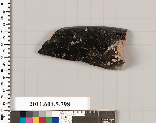 Terracotta rim fragment of a kylix (drinking cup)