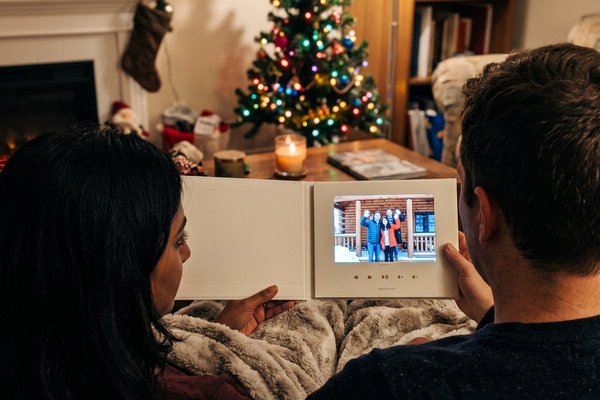 Christmas Gifts for Couples to Share: 18 Ideas for Two