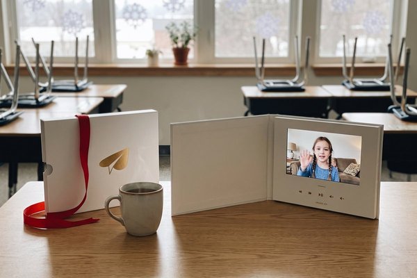 Christmas Message for Teacher: 40 Notes From Students and Parents