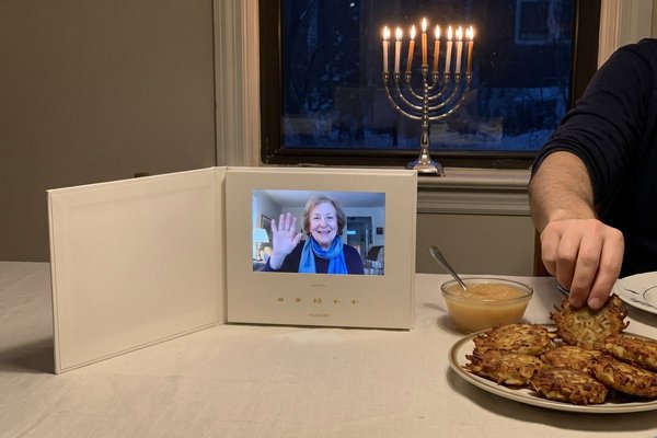 Happy Hanukkah in Hebrew: Greetings and What They Mean