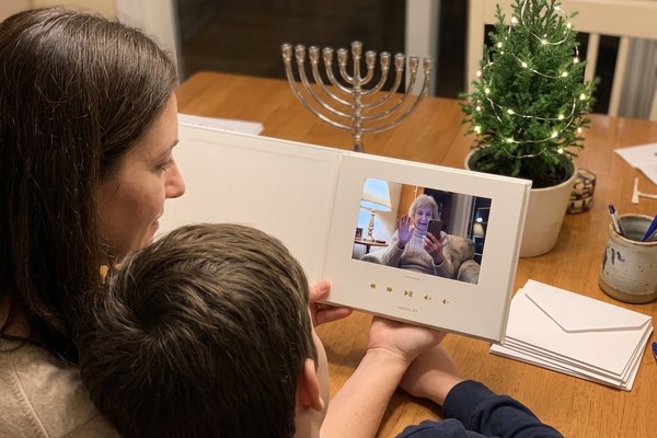Holiday Card Messages for Family and Friends, for Every Holiday