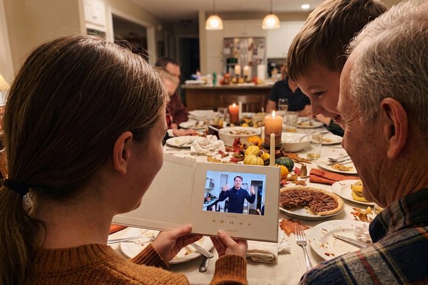 Thanksgiving Games for Family: 12 Ideas for All Ages (No Board Required)