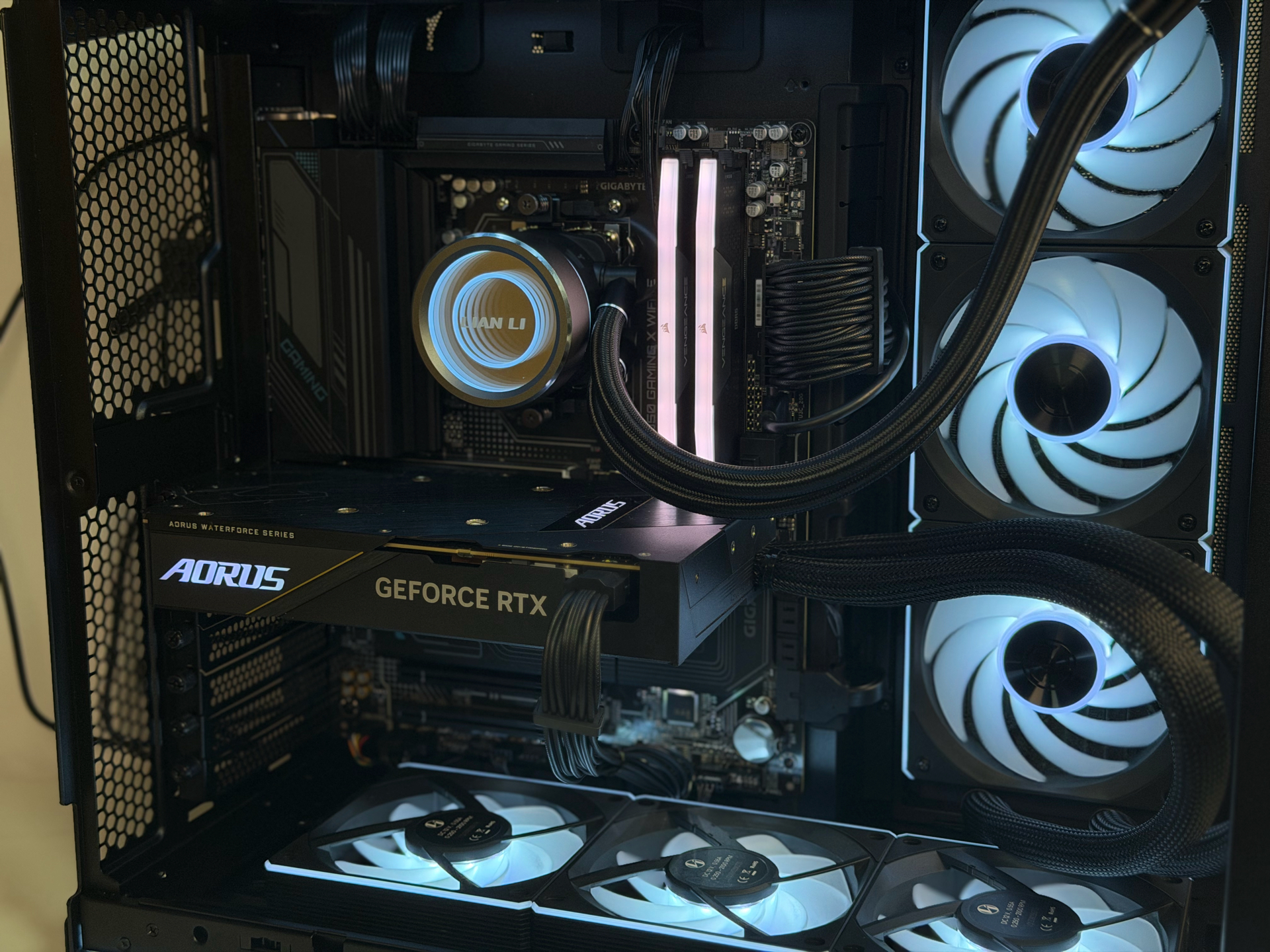 Liquid Cooler RTX 4080 PC — image 3