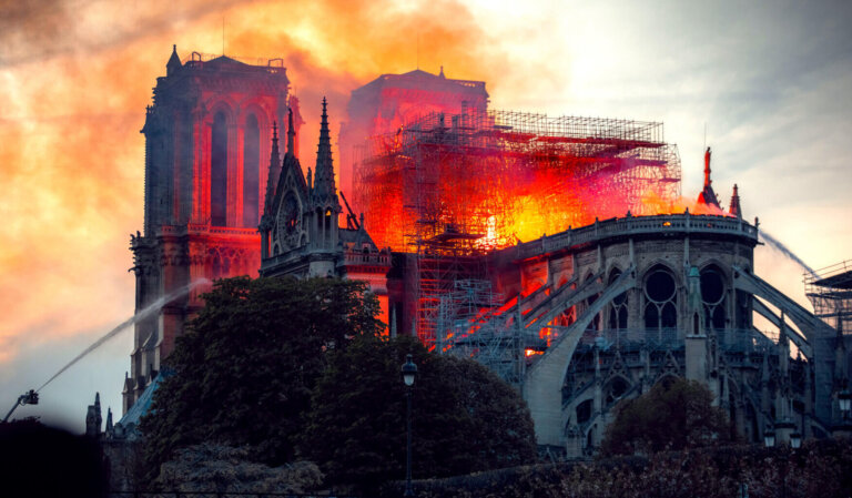 Otwarcie katedry Notre Dame