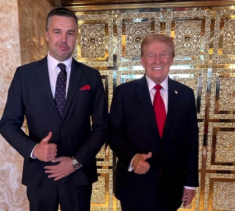 „Kocham Polaków. Nikt nigdy nie zrobił dla Polaków tyle, co ja”– powiedział Donald Trump w TV Republika podczas wywiadu z Michałem Rachoniem.