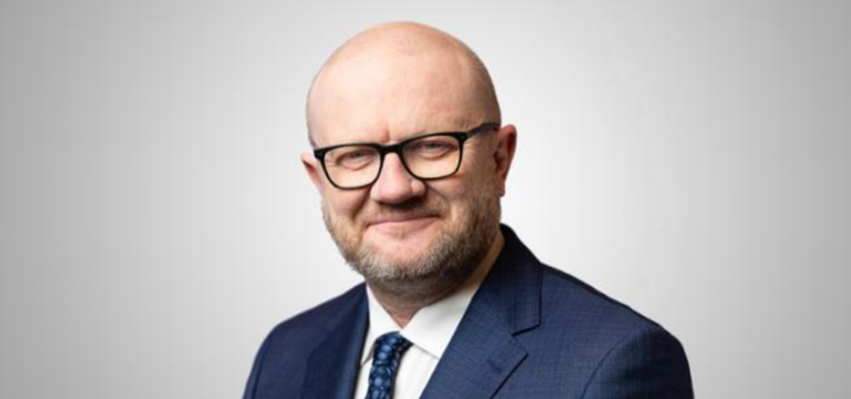 Gotówka może być formą pomocy w reintegracji cudzoziemców. Wsparcie w tej formie może skłonić cudzoziemców do powrotu do krajów pochodzenia.