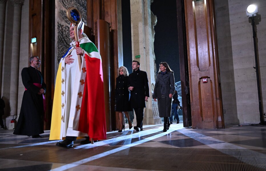 Zdjęcie okładkowe wpisu Papież FRANCISZEK: Niech odrodzenie tej katedry będzie znakiem odnowy Kościoła we Francji