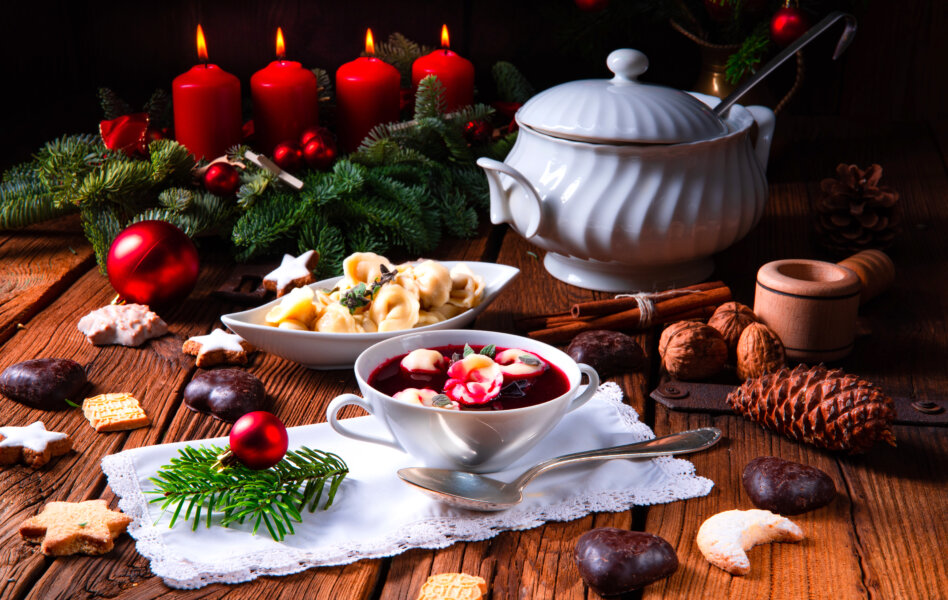 Zdjęcie okładkowe wpisu Paulina MATYSIAK: Niekompletna lista obowiązkowych i mniej obowiązkowych tematów do rozmów przy świątecznym stole