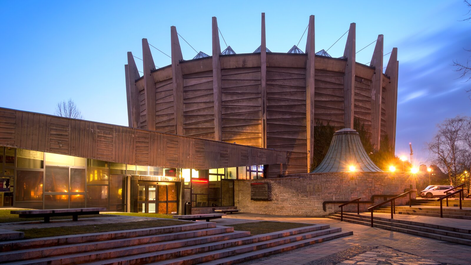 Jolanta PAWNIK: Wrocławska historia Panoramy Racławickiej