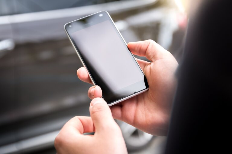 W ciągu kilku miesięcy podatnicy powinni otrzymać dostęp do e-Urzędu Skarbowego poprzez aplikację mobilną. Za jej pośrednictwem będzie można rozliczyć podatki za 2024 rok – powiedział szef Krajowej Administracji Skarbowej i wiceminister finansów Marcin Łoboda.