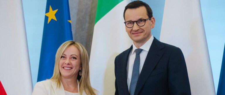 Premier Włoch Giorgia Meloni będzie jedyną szefową rządu kraju UE na poniedziałkowym zaprzysiężeniu Donalda Trumpa - towarzyszyć jej będzie były polski premier pisze dziennik 