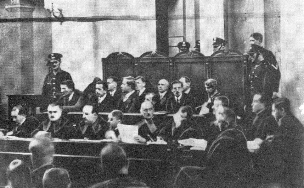 Zdjęcie okładkowe wpisu Patryk PALKA: Rządy sanacji, proces brzeski i zmierzch demokracji w Polsce. Po 100 latach wciąż nie umiemy uczyć się na błędach