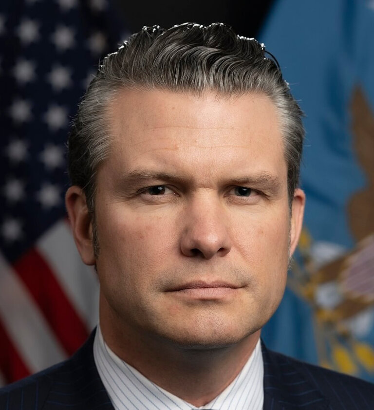 Wierzymy, że negocjacje pokojowe, które zainicjował prezydent Donald Trump, doprowadzą do trwałego, solidnego pokoju w Europie - P. Hegseth.